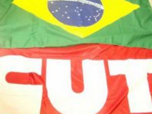 Bandeiras do Brasil e da CUT
