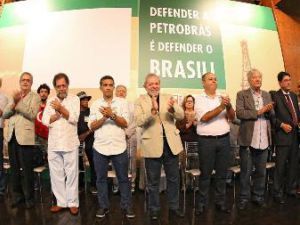 Ex-presidente participou de ato em defesa da Petrobrás no Rio 