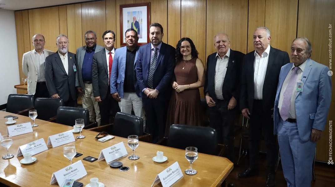 Centrais sindicais se reúnem com ministro Boulos para debater pautas da classe trabalhadora