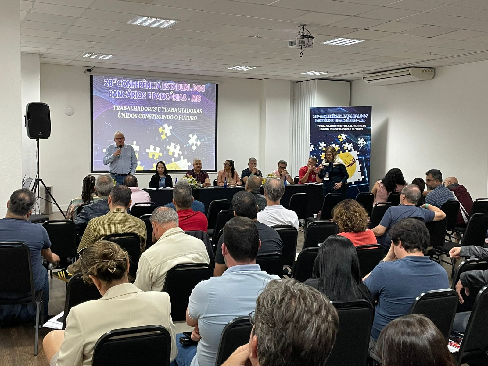 Bancárias e bancários de MG aprovam propostas e encerram a 28ª Conferência Estadual